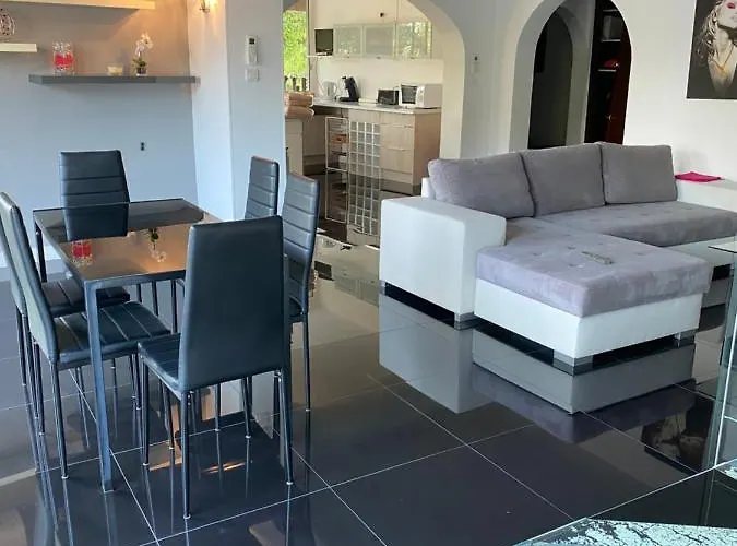 Cavaliere 125m2 Piscine Apartman *